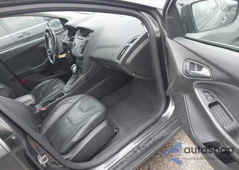 2016 Ford Focus Se z USA, uszkodzony, nr VIN 1FADP3F23GL275187